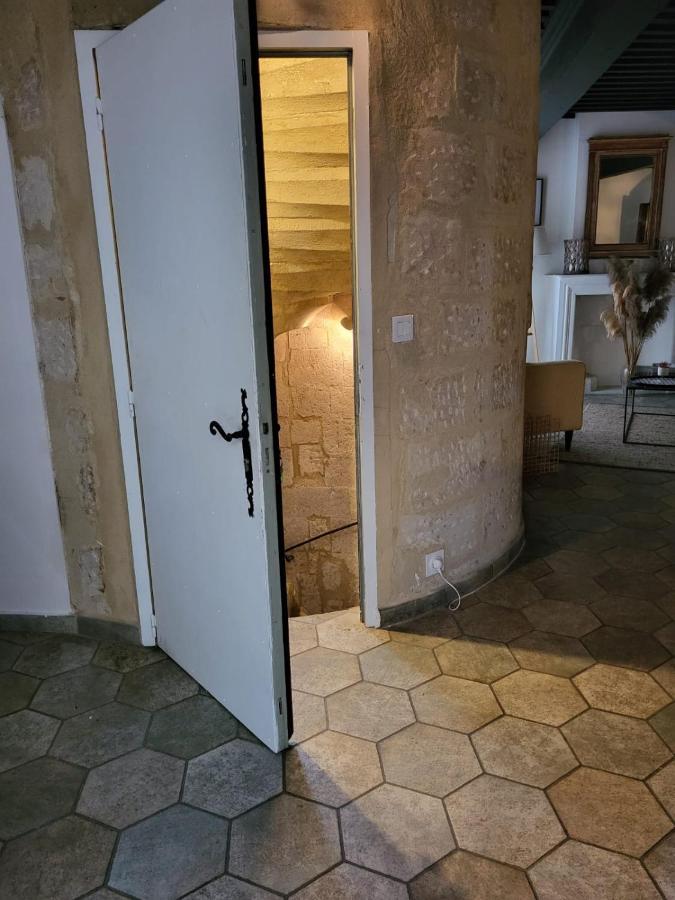 Uzes, Au Coeur Du Centre Medieval Le Logis Du Consul Un Bien D'exception Du Xvieme Siecle *