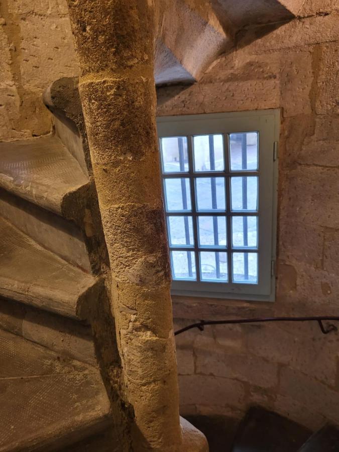 Uzes, Au Coeur Du Centre Medieval Le Logis Du Consul Un Bien D'exception Du Xvieme Siecle *
